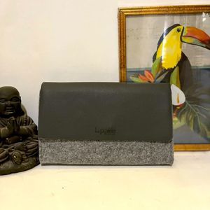 NEMAN MARCUS LA PRAIRIE PURSE FROM SWITZERLAND